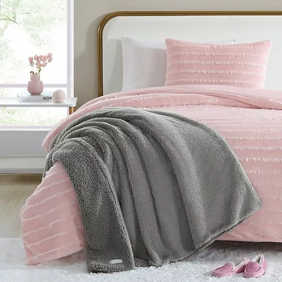 Koolaburra By UGG Shae Faux Fur Kids Throw Kb White 2 Koolaburra By UGG Shae Faux Fur Kids Throw Kb White - Image 2