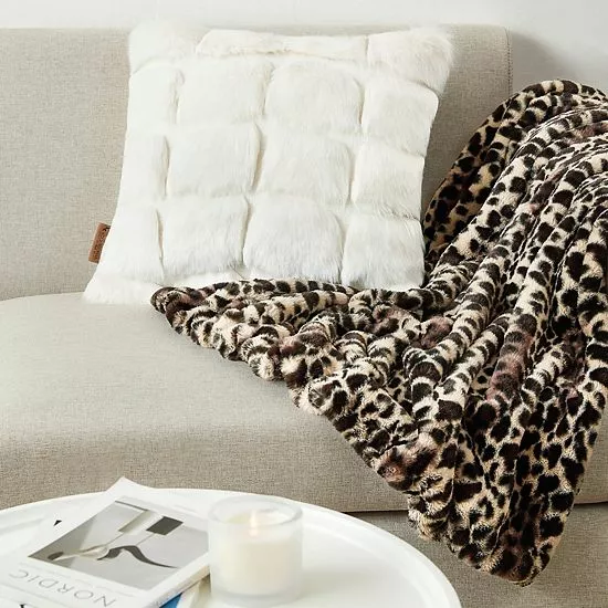 Koolaburra By UGG Amaya Faux Fur Throw Pillow Dark Rose 2 Koolaburra By UGG Amaya Faux Fur Throw Pillow Dark Rose - Image 2